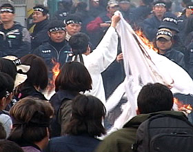 "전기원 열심히 싸울테니 하늘에서 꼭 지켜봐달라"