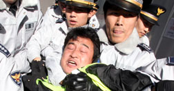 발레오공조 노동자들 사르코지에 편지 전달하러 가다