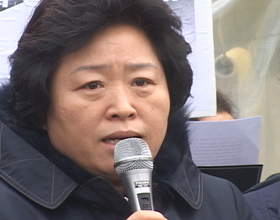 경찰, 유가족 감시에 욕설 폭행까지